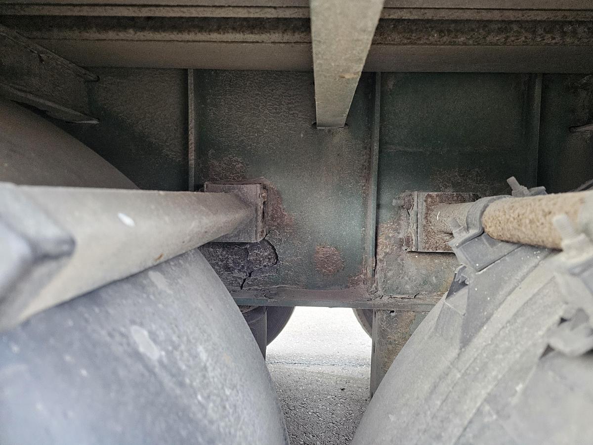 Gebruikt 2004 FREUHAUF T39B 3 AXLE CURTAINSIDE |OPEN ROOF | BPW AXLES.