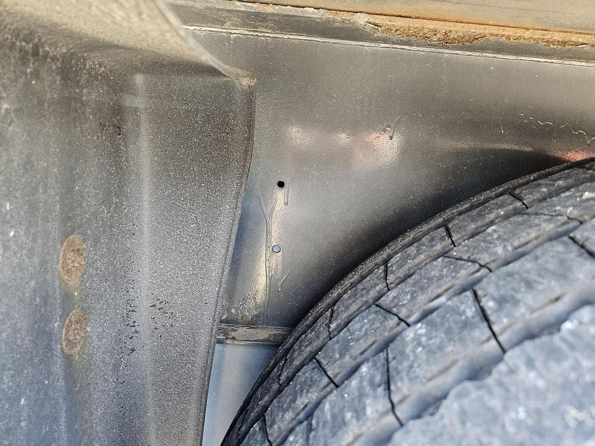 Used 2000 schmitz S01 | SLIDING ROOF | 2 LIFT AXLES| NICE HOLLAND TRAILER| SAF DISC.