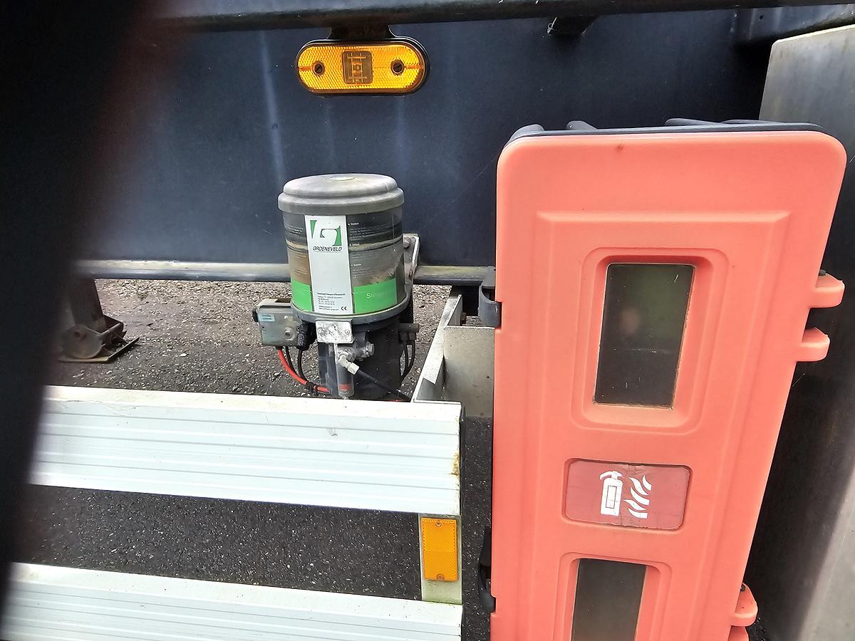 Gebruikt 2003 VAN HOOL 3B1096| FOR GAS BOTTELS| CHASSIS LIKE NEW| APK\TUV 04-10-2026. 11 MTR LONG.