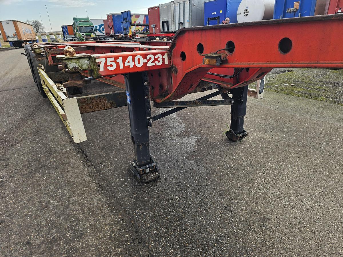 Gebruikt 2004 KRONE SD 27| FIXED CHASSIS | SAF DISC. 40 FT |2 X 20 FT| HIGHCUBE | 20 FOOT MIDDLE| LIGHT WEIGHT|4740 KG.