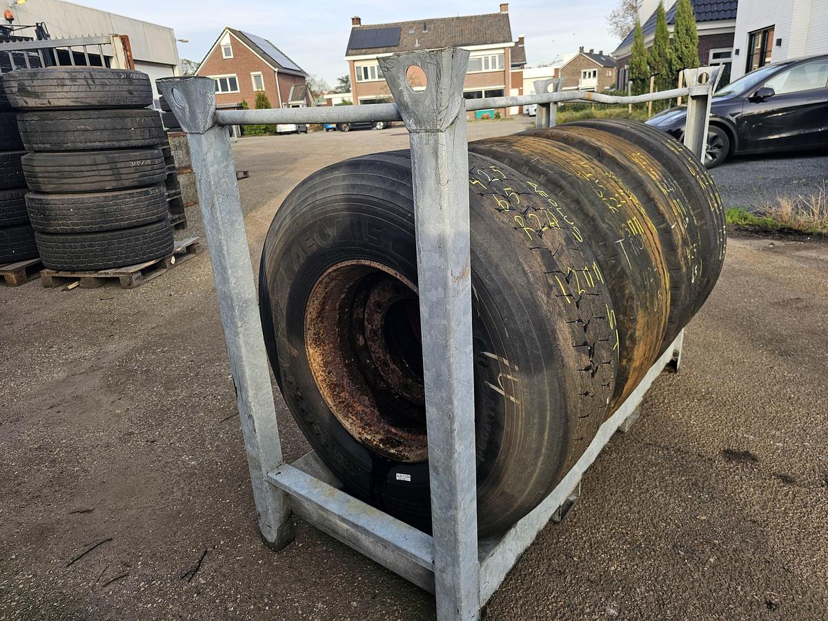 Gebruikt 2010 BRIDGESTONE TRAILER BAND |425/65 R 22.5 | 12-12-6-3 MM PROFIEL.