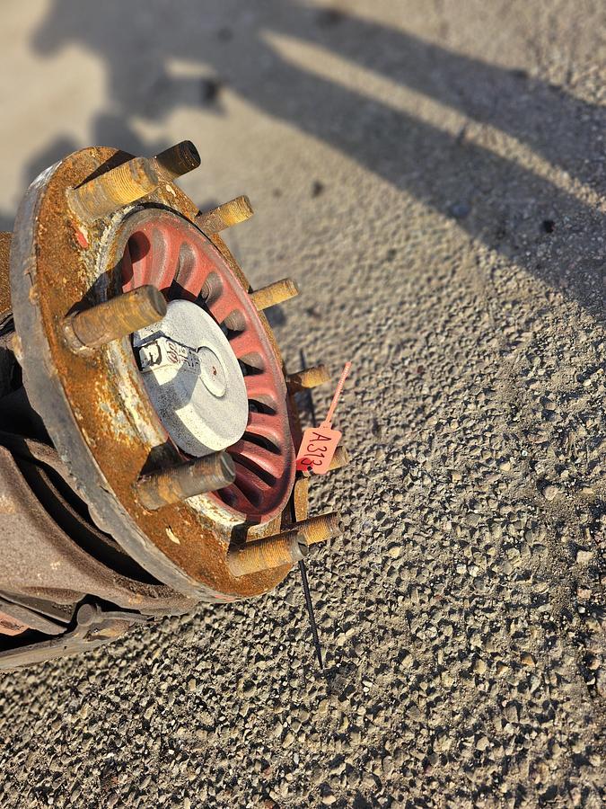 Gebruikt 2005 Saf TRAILER AXLE  DISC BRAKES 3 PIECES.