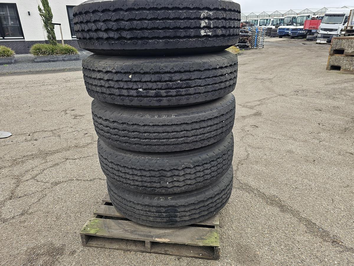 Gebruikt 2005 MICHELIN 275/80 R 22.5