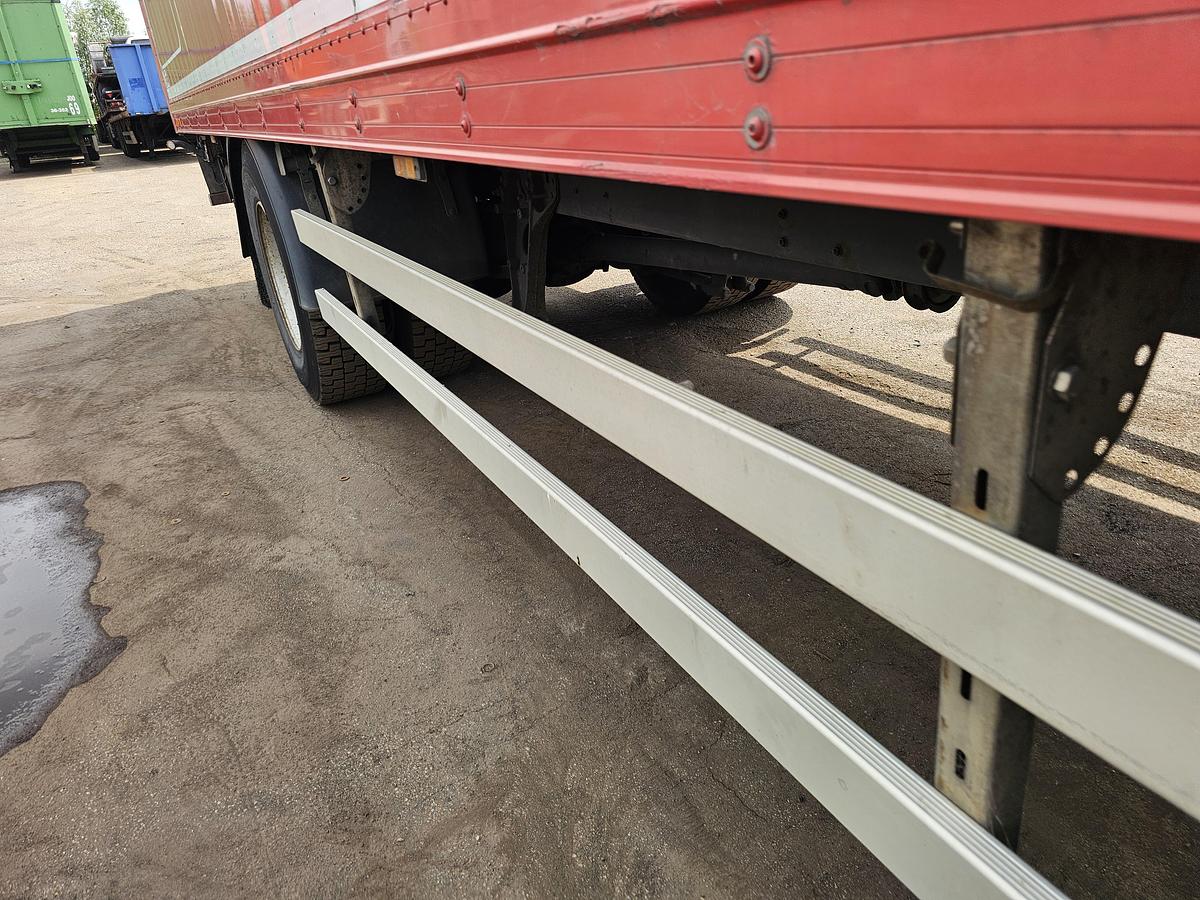 Used 2009 DAF FA LF55 220|.MANUAL GEAR| 4X2 | 18600 KG | 2000 KG LOADING LIFT .