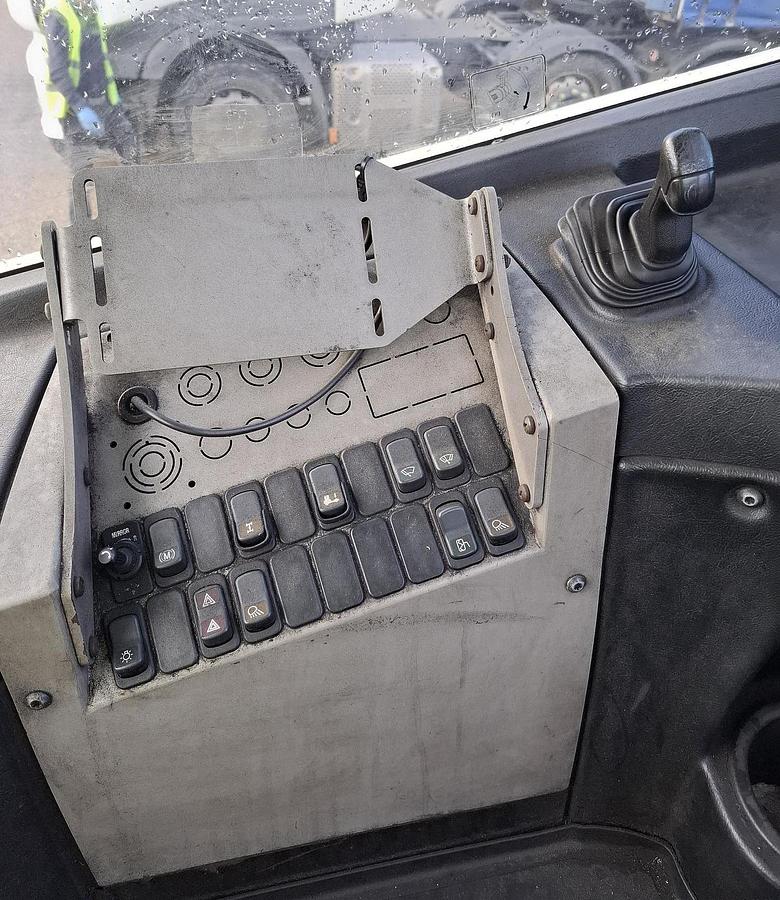 Gebruikt 2017 TERBERG RT283 | TERMINAL TRACTOR 4X4| TURNING CHAIR. | AUTOMATIC GEAR | 20000HOURS| 4 PIECES|LEASING 1610  EURO MND