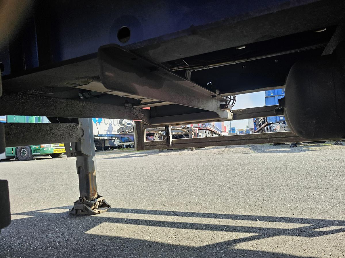 Used 2013 PACTON TBD.122 | SINGLE STEERING AXLE |UNDER SLIDING LOADING LIFT + BATTERIES| DAF DISC| APK /TUV 17-01-2025