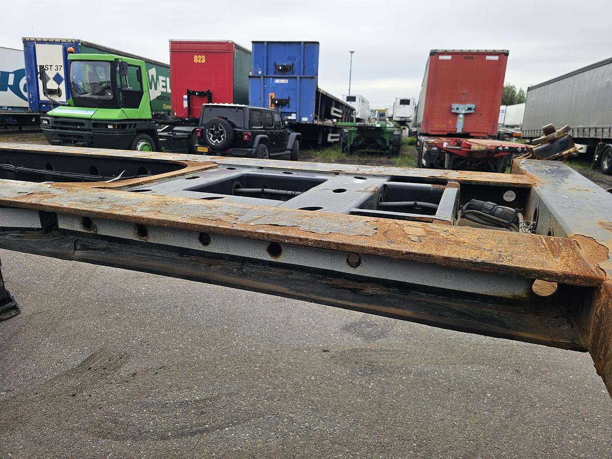 Gebruikt 2015 KRONE SD | CONTAINER CHASSIS 40 FT 2 X 20 FT |BPW DRUM| APK TUV 22-07-2026. 5 PIECES.