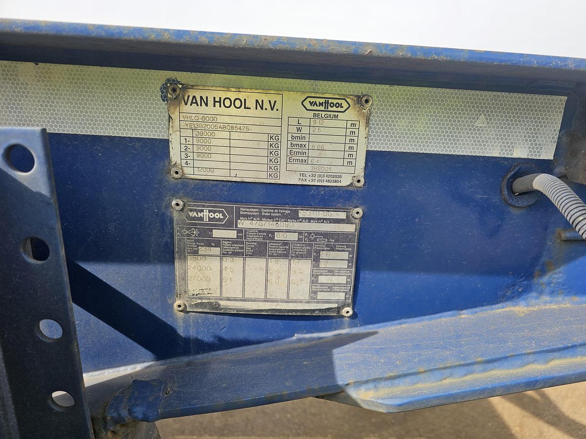 Gebruikt 1998 Van Hool 30 foot container chassis | tank container transport | saf Drum.