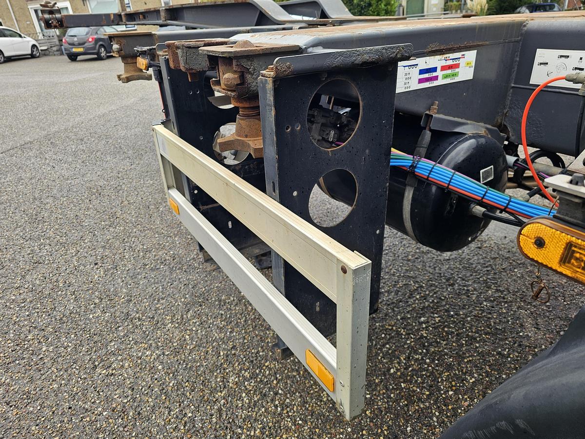 Used 2011 PACTON TXC.343 KB| MULTI CHASSIS ALL CONNECTIONS| SAF DISC | ALU RIMS | LIFT AXLE.