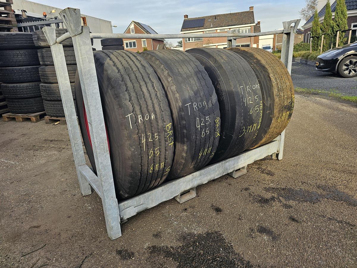 Gebruikt 2010 BRIDGESTONE R 164 | TRAILER BAND | 425/65 R 22.5 | 8-4-3-6 MM PROFIEL.