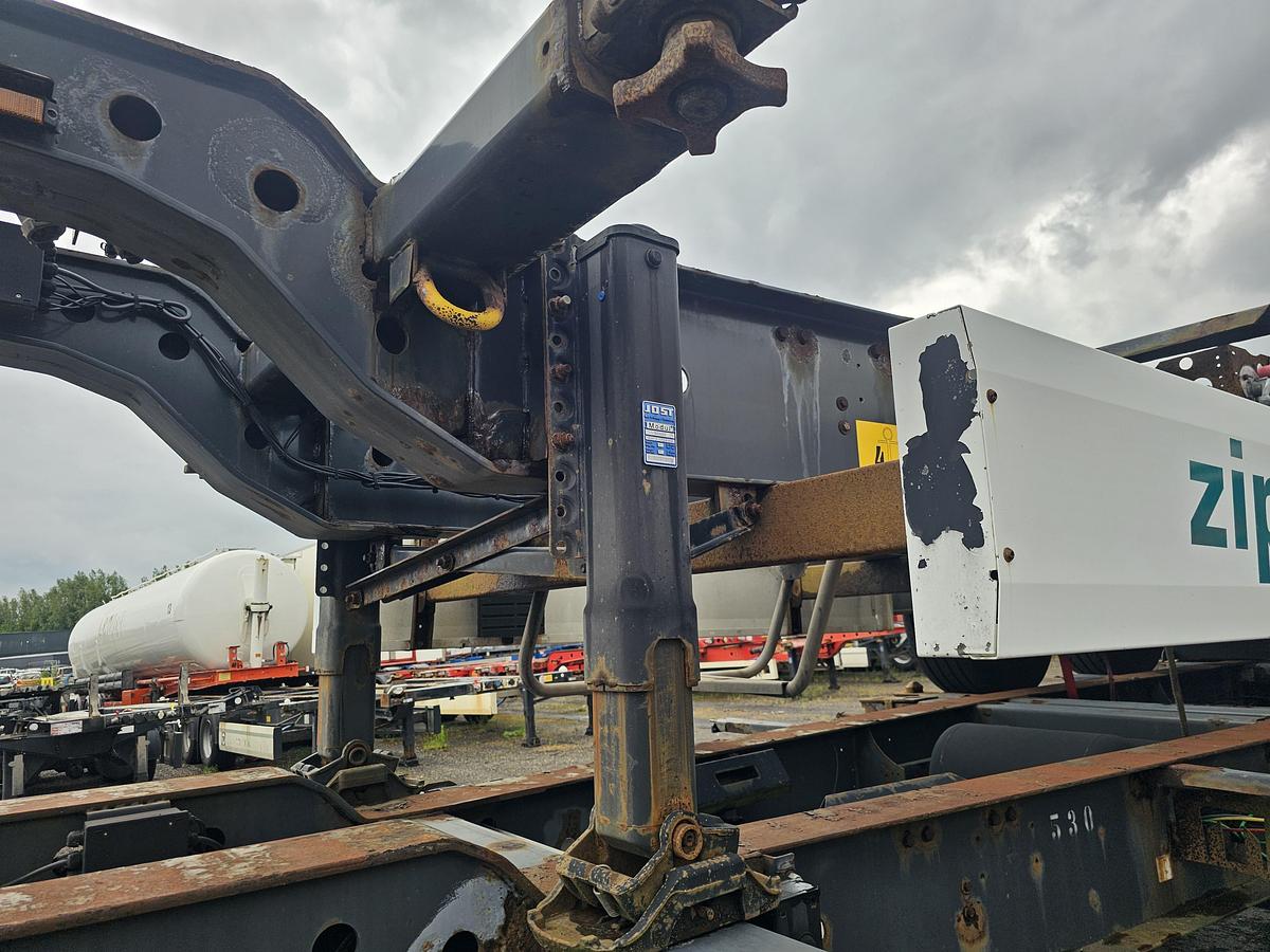 Gebruikt 2006 Krone sd- fixed 40 foot chassis - with 2 x 20 foot connection -20 foot middle - the one ab