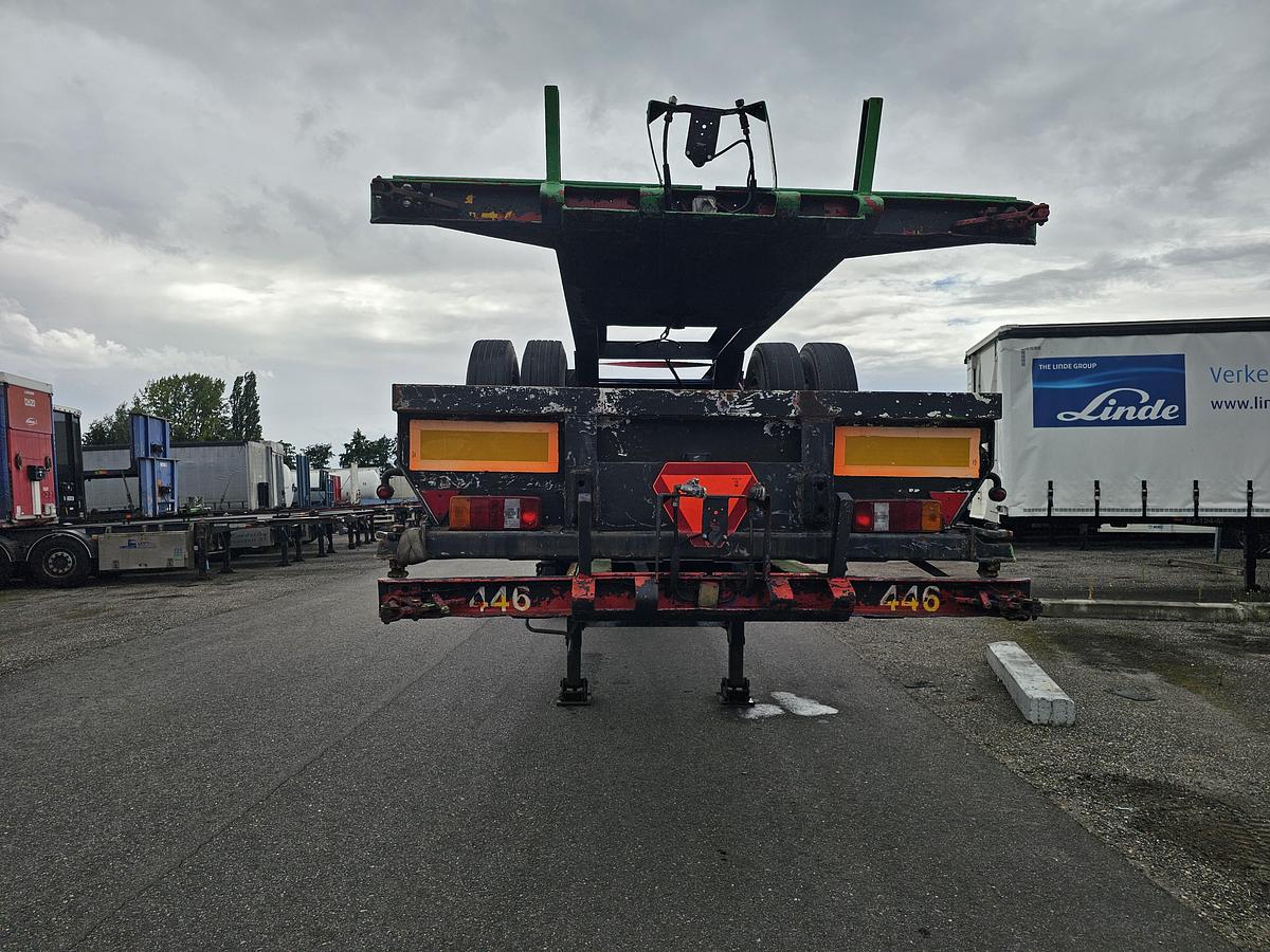 Used 1990 divers 40 ft gooseneck  steel suspension double tires.