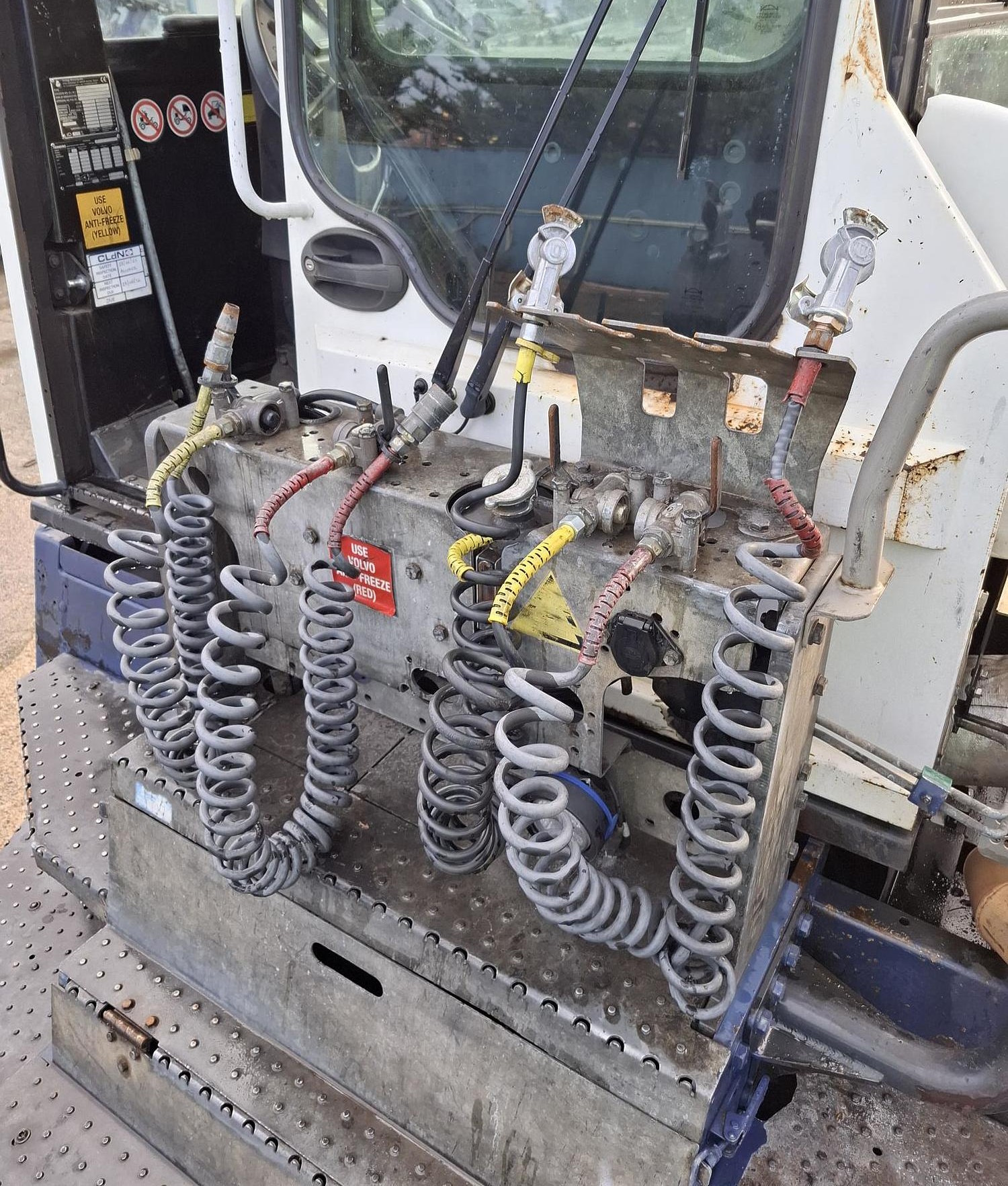 Gebruikt 2017 TERBERG RT283 | TERMINAL TRACTOR 4X4| TURNING CHAIR. | AUTOMATIC GEAR | 20000HOURS| 4 PIECES|LEASING 1610  EURO MND