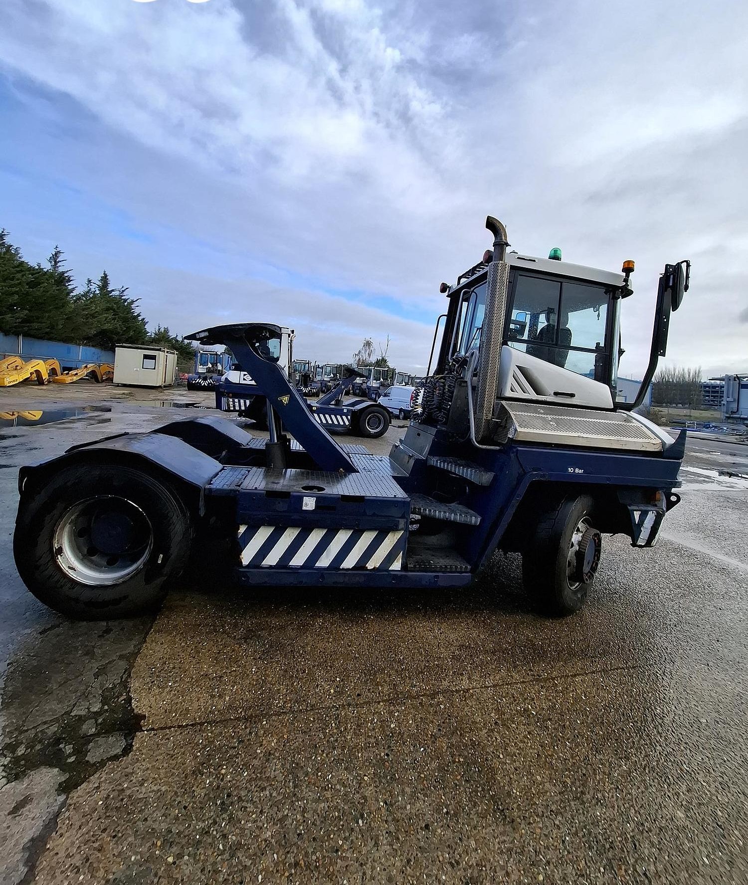 Gebruikt 2017 TERBERG RT283 | TERMINAL TRACTOR 4X4| TURNING CHAIR. | AUTOMATIC GEAR | 20000HOURS| 4 PIECES|LEASING 1610  EURO MND