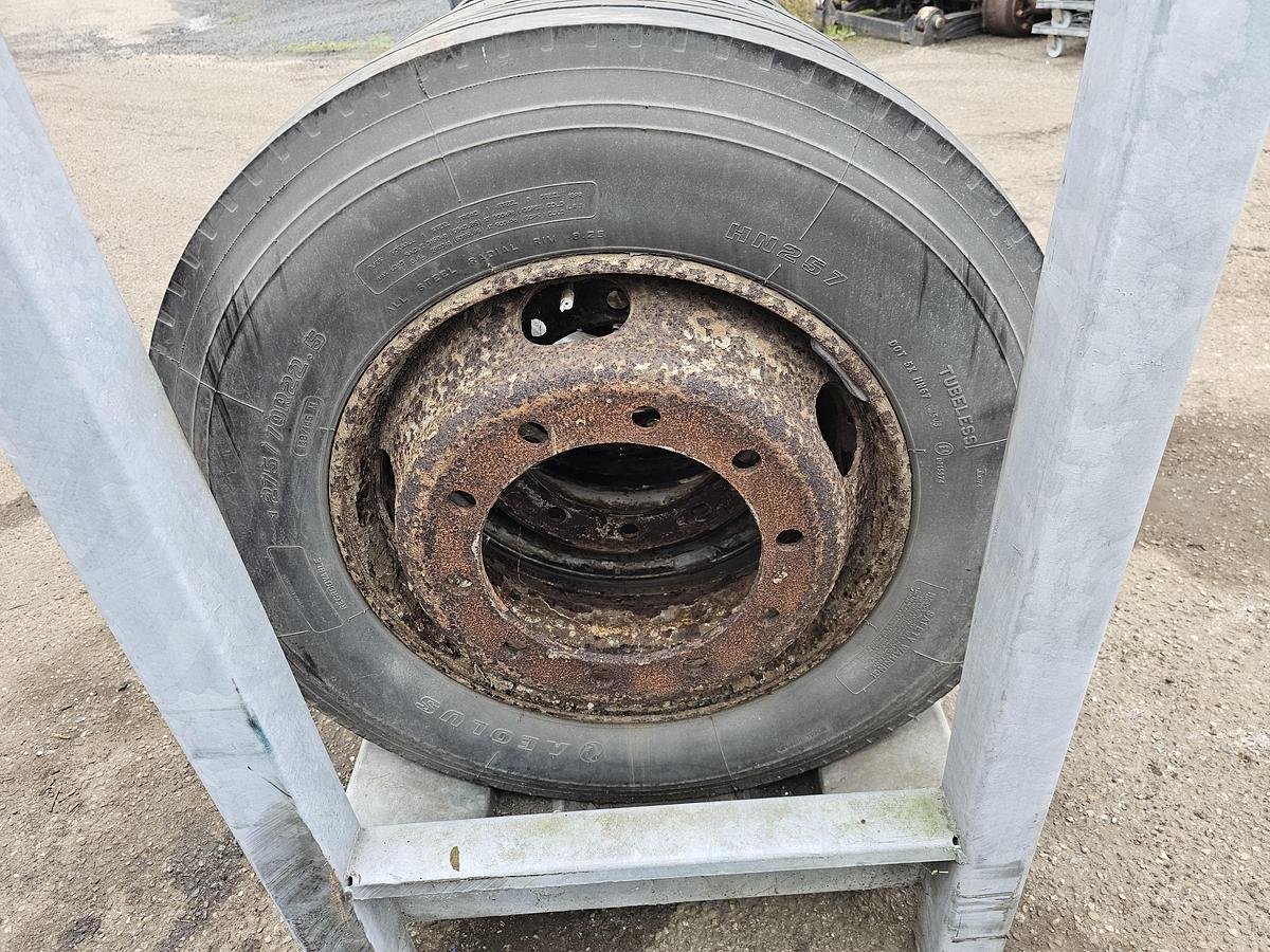 Gebruikt 2000 DIVERS 275/70 R 22.5