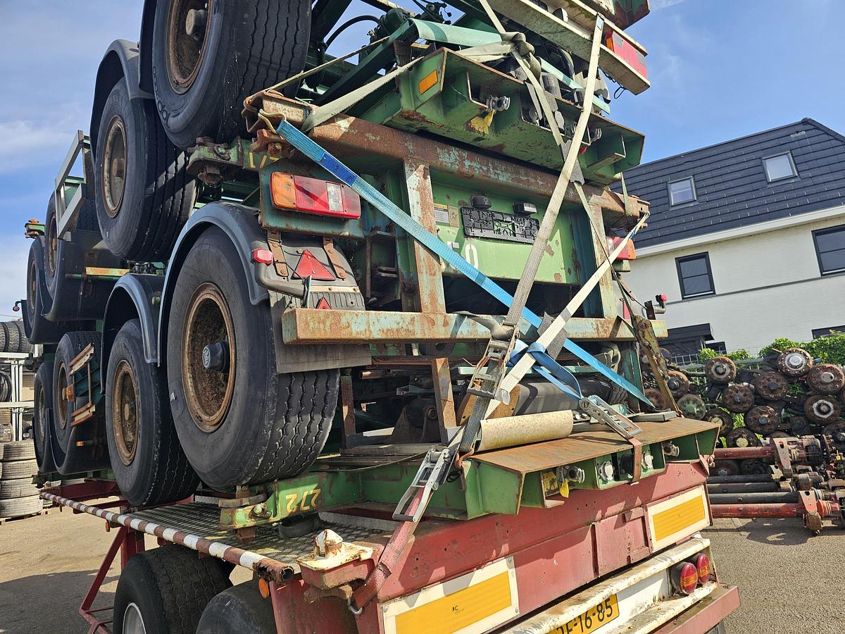 Used 1996 stack of 20 foot chassis groenewegen and Renders Bpw drum Steel suspension. 20 foot