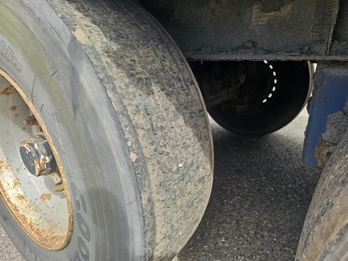 Gebruikt 2009 Van Hool 3B0073 | 3 AXLE FLATBED 13.60 MTR TWISTLOCKS FOR CONTAINER 40 FT 2 X20 FT BPW DRUM | 2 PIECES