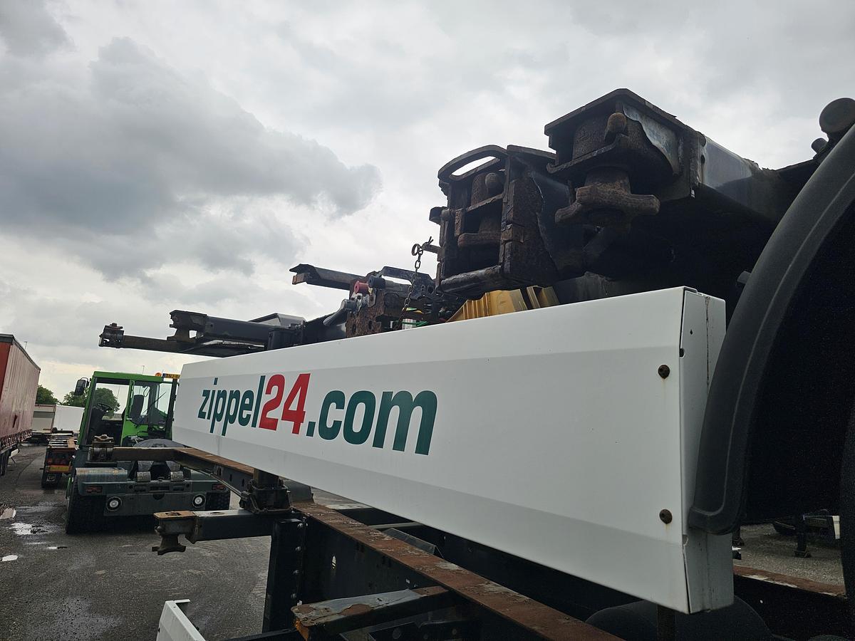 Gebruikt 2006 Krone sd- fixed 40 foot chassis - with 2 x 20 foot connection -20 foot middle - the one ab