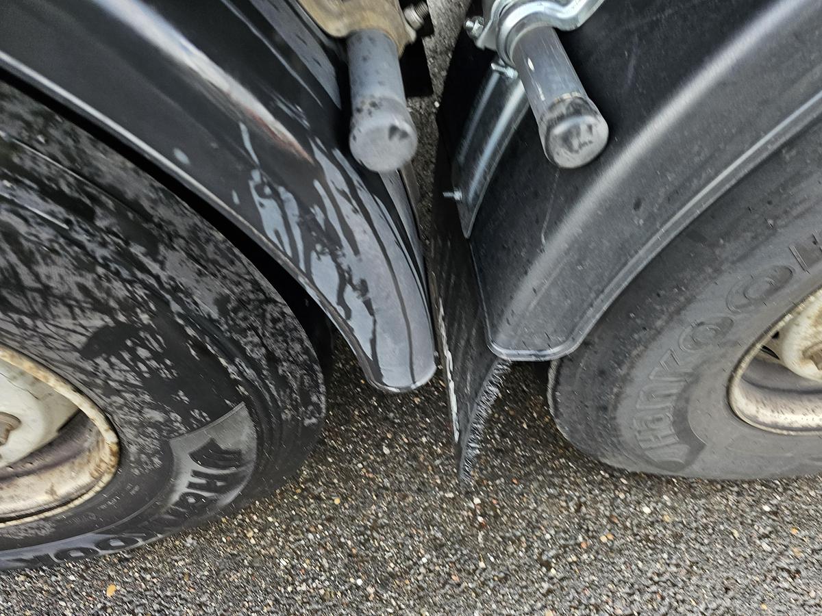 Gebruikt 2011 RENDERS ROC 16.27 N