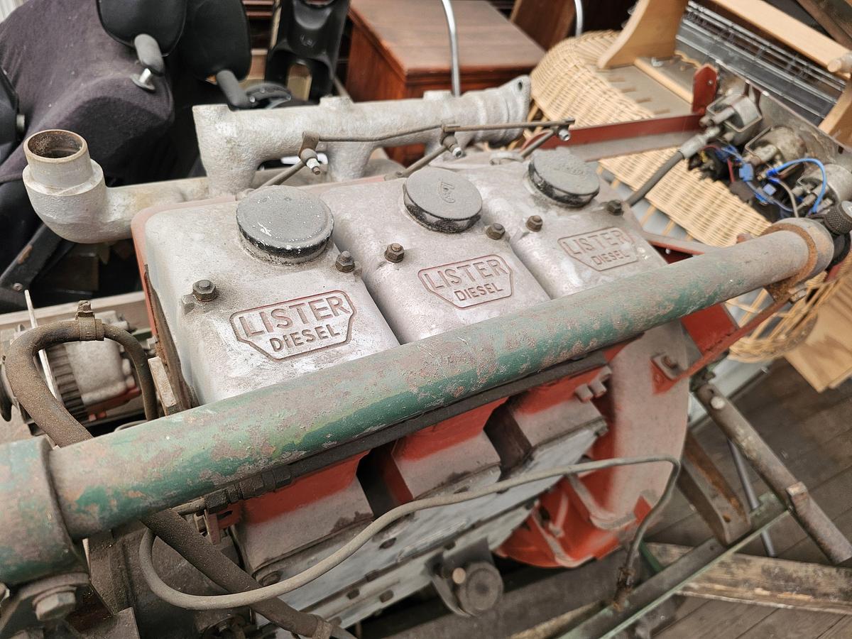 Used 1945 LISTER 15 HP OLD SHIPS DIESEL ENGINE WITH  REVERSING CLUTCH