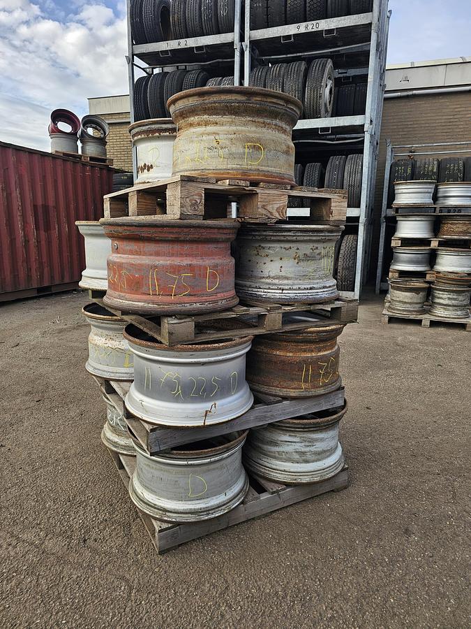 Gebruikt 2005 UNKNOWN 11.75 / 22.5 TRAILER RIM  STEEL  FOR DRUM BRAKES