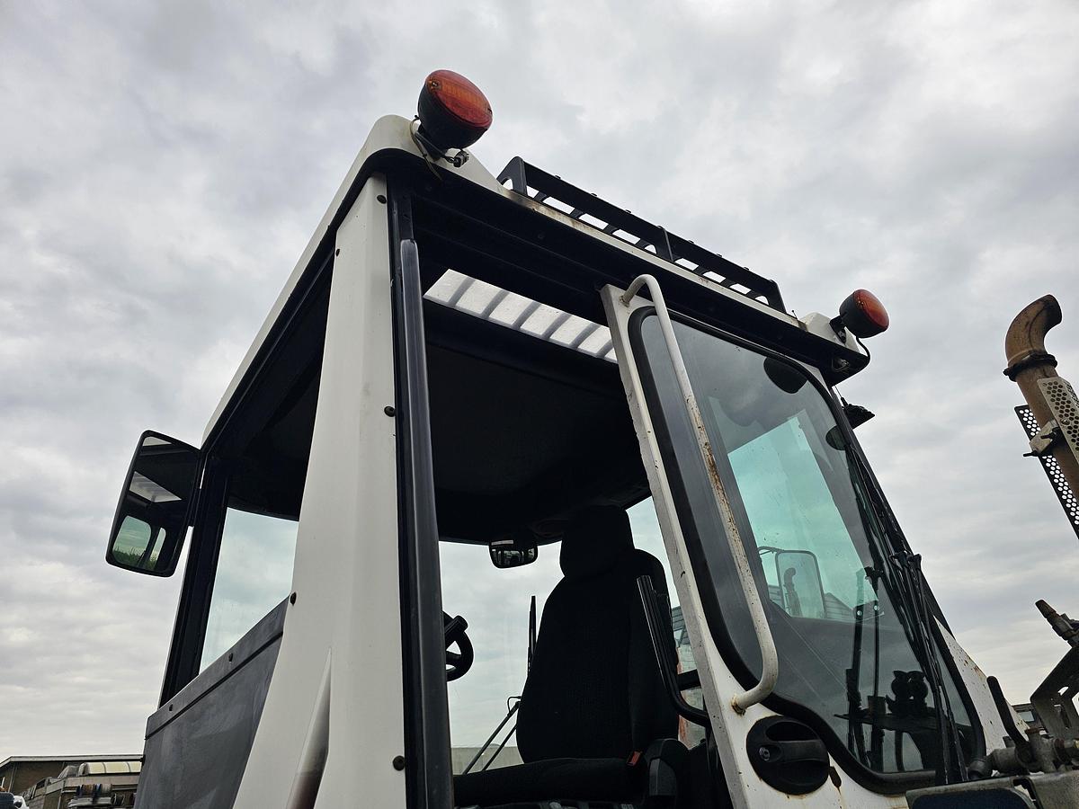 Gebruikt 2011 TERBERG RT283 | TERMINAL TRACTOR 4X4| TURNING CHAIR. | AUTOMATIC GEAR | 24159 HOURS.