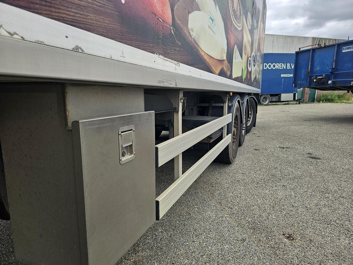 Gebruikt 2012 CHEREAU B3 /CITY TRAILER /STEERING AXLE/LIFT AXLE / 11.80 LONG /LOADING LIFT/ BPW DISC / CARRIER FRIDGE.