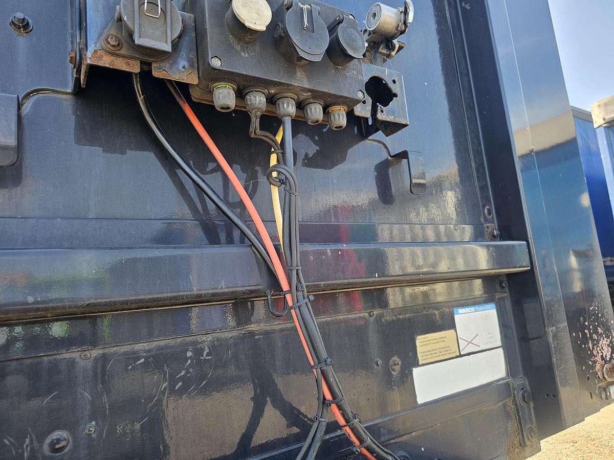 Gebruikt 2004 PACTON T3 001 /3 axle curtainsider /saf disc/ apk tuv/13-03-2027.