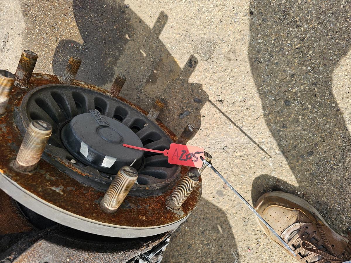 Used 2005 SAF TRAILER AXLE | SINGLE TIRES| DISC.