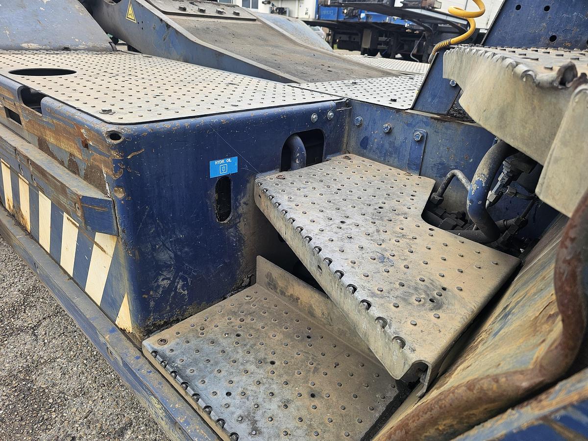 Gebruikt 2015 TERBERG RT283 /TERMINAL TRACTOR 4X4/ TURNING CHAIR. /AUTOMATIC GEAR /21822 HOURS