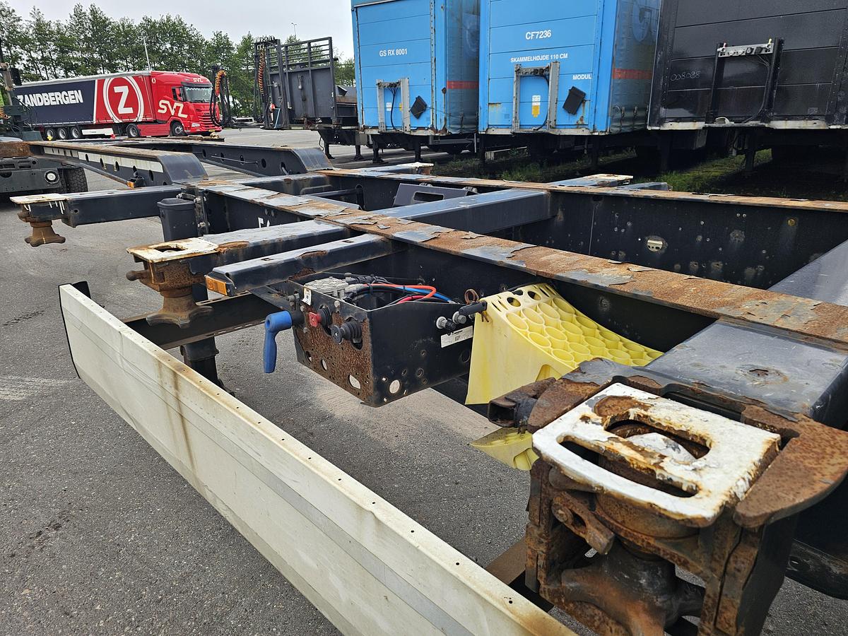 Gebruikt 2015 KRONE SD | 40 FT|2 X 20 FT | BACK SLIDER |HIGHCUBE.| APK /TUV 12-01-2027 |5 PIECES.