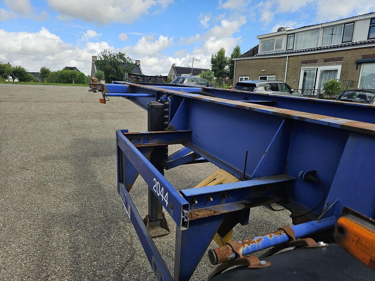 Gebruikt 2007 MKF METALLBAU CS 20 -20 FOOT- CONTAINER CHASSIS -HEAVY DUTY- BPW DRUM -STEEL SUSPENSION- GOOD QUALITY.