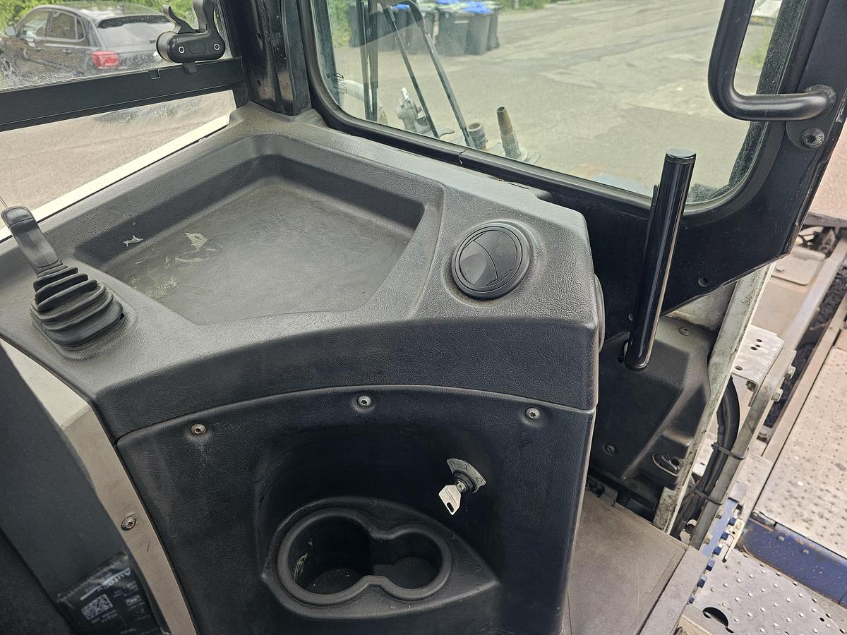 Gebruikt 2015 TERBERG RT283 /TERMINAL TRACTOR 4X4/ TURNING CHAIR. /AUTOMATIC GEAR /21822 HOURS