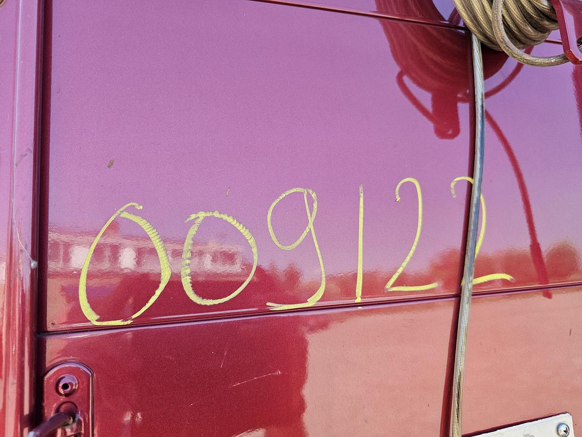 Used 2000 schmitz S01 | SLIDING ROOF | 2 LIFT AXLES| NICE HOLLAND TRAILER| SAF DISC.