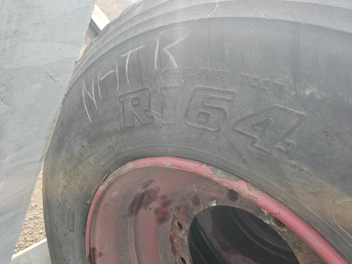 Gebruikt 2010 BRIDGESTONE R 164| TRAILER BAND 425/65 R 22.5 |6/4 MM PROFIE  MET VELG