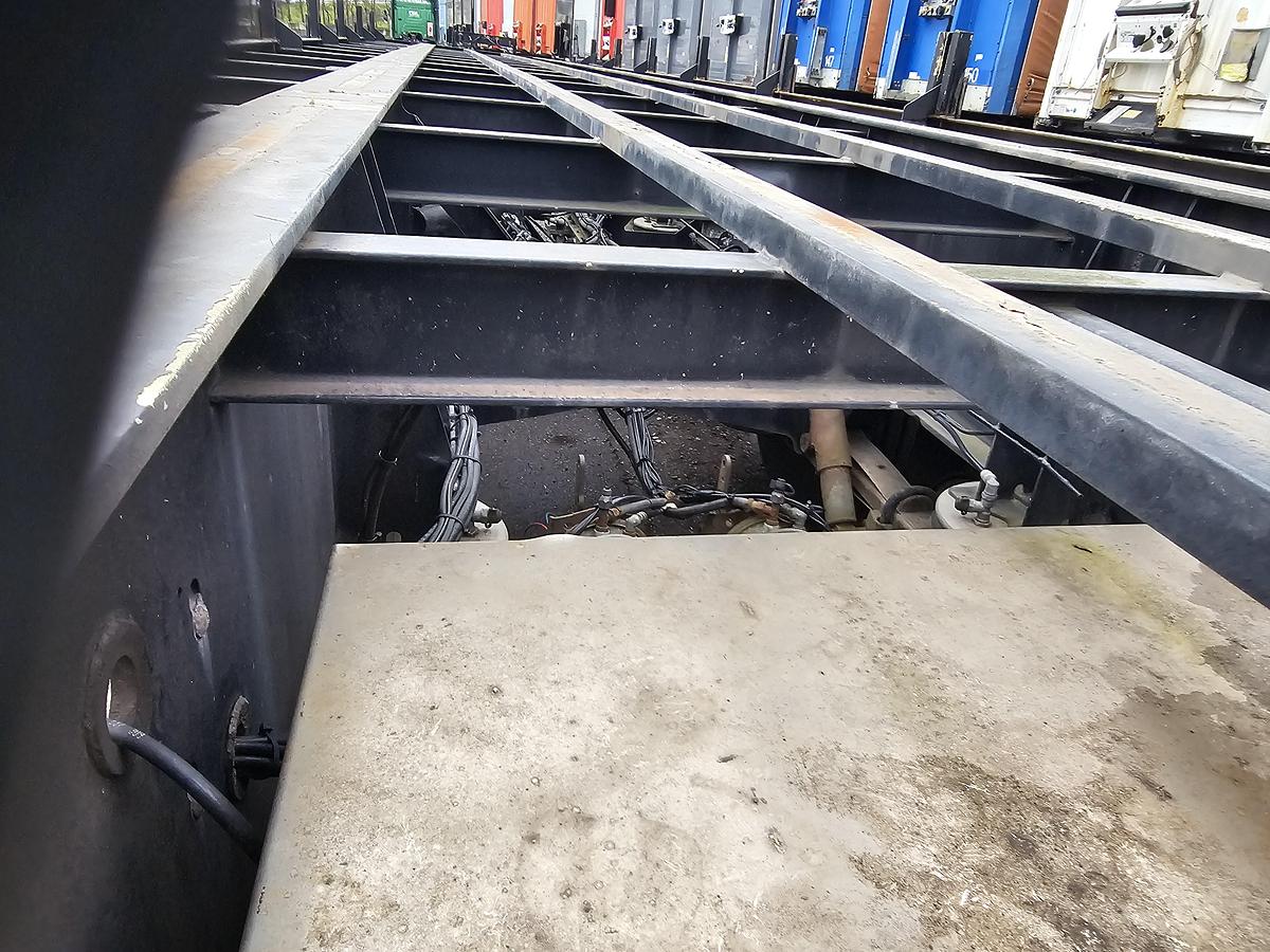 Gebruikt 2003 VAN HOOL 3B1096| FOR GAS BOTTELS| CHASSIS LIKE NEW| APK\TUV 04-10-2026. 11 MTR LONG.