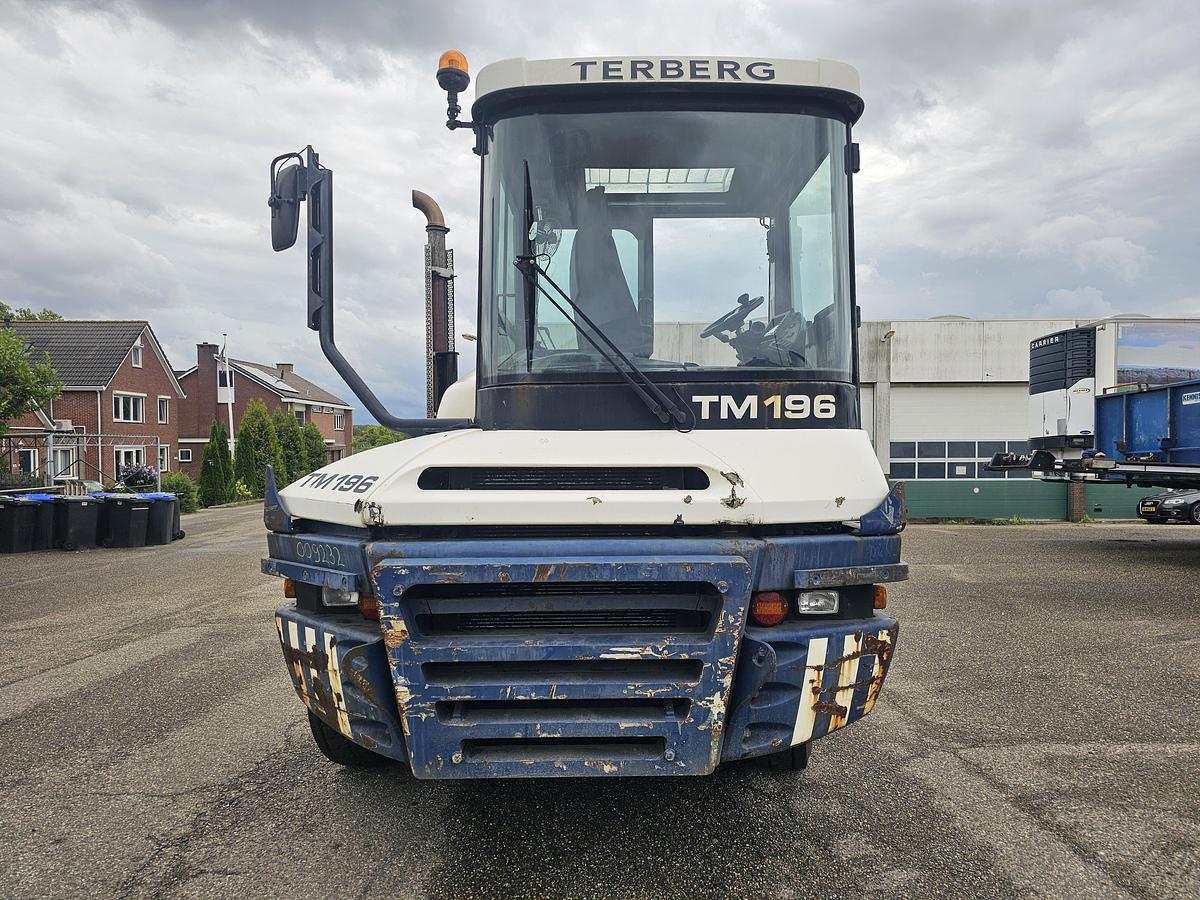 Gebruikt 2015 TERBERG RT283 /TERMINAL TRACTOR 4X4/ TURNING CHAIR. /AUTOMATIC GEAR /21822 HOURS