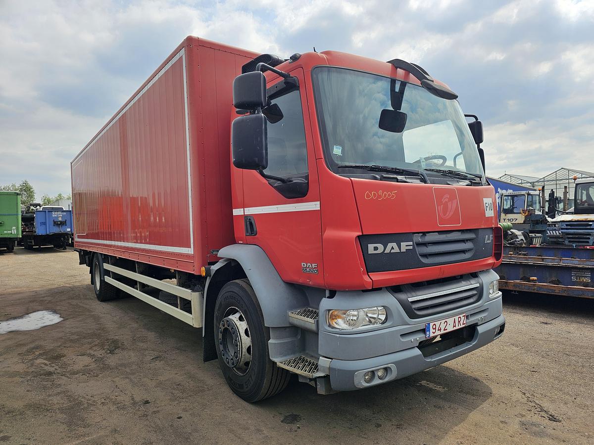 Used 2009 DAF FA LF55 220|.MANUAL GEAR| 4X2 | 18600 KG | 2000 KG LOADING LIFT .