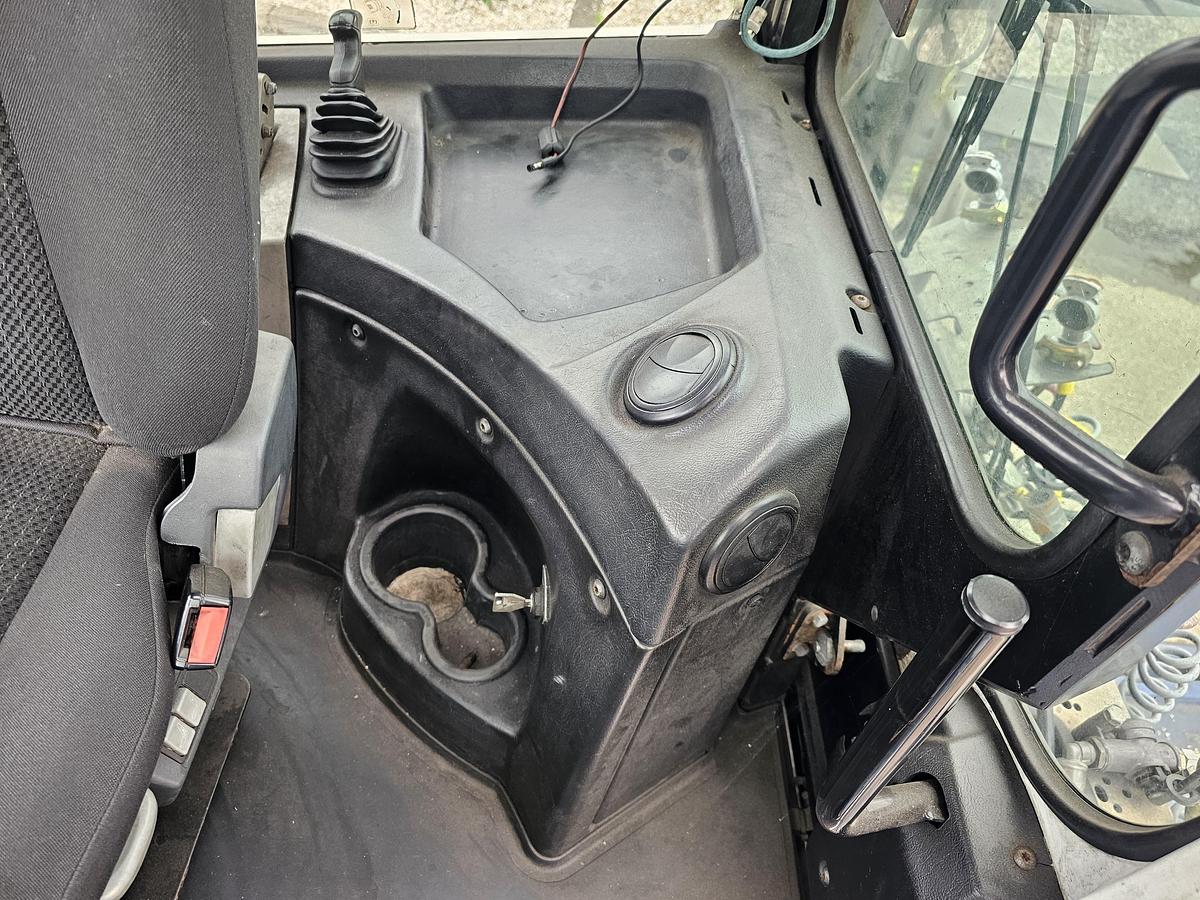 Gebruikt 2017 TERBERG RT283 /TERMINAL TRACTOR 4X4/ TURNING CHAIR. /AUTOMATIC GEAR /19208 HOURS