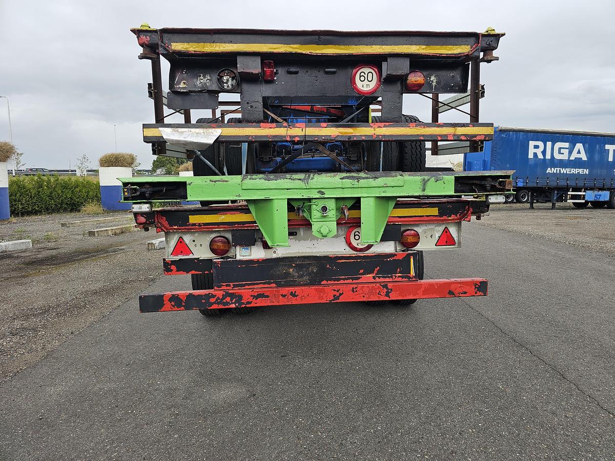 Used 1990 divers 40 ft gooseneck  steel suspension double tires.