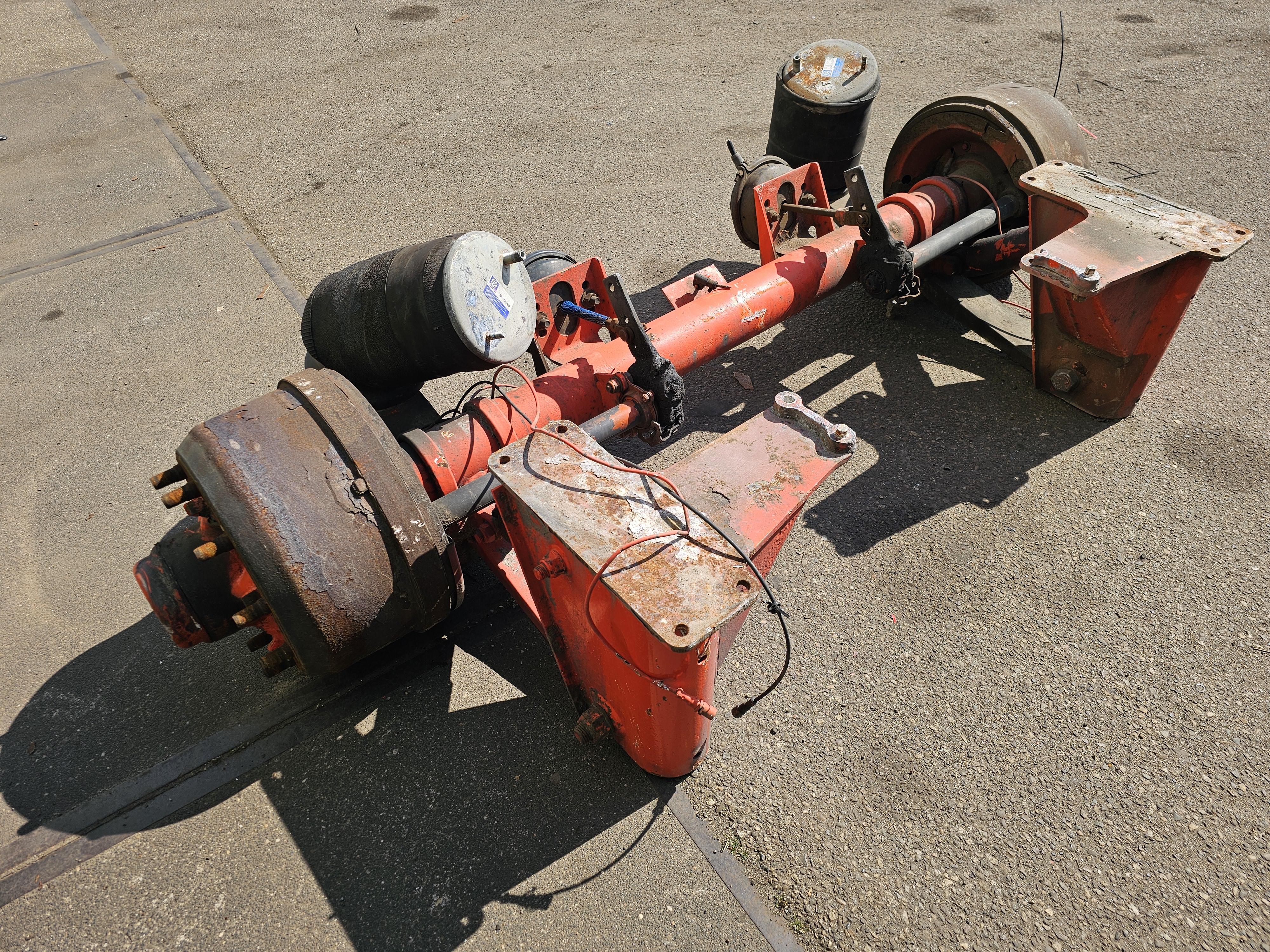 Gebruikt 2005 SMB TRAILER AXLE SINGLE TIRES DRUM.