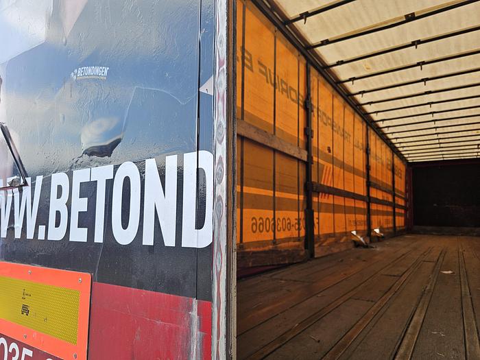 Used 2002 Van Hool 3 axle curtainsider| Saf intradisc