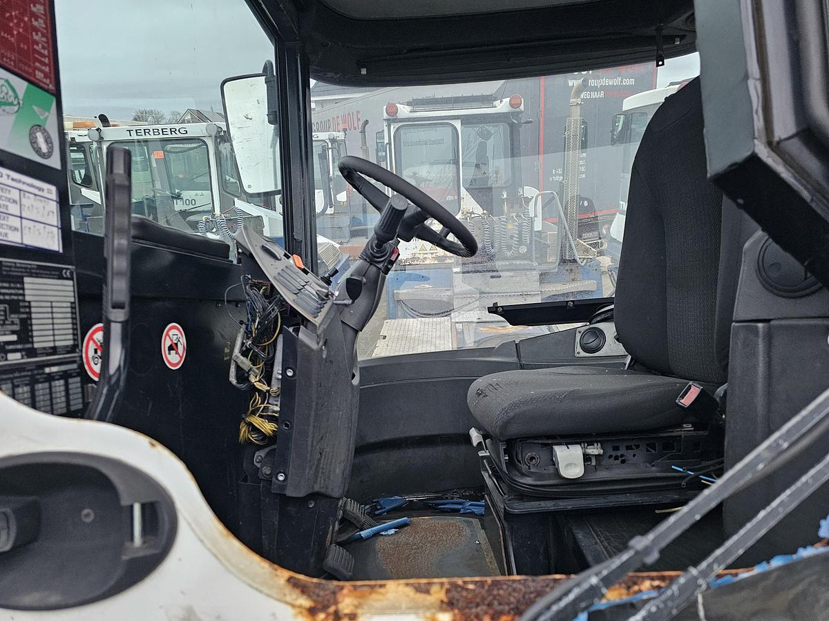 Gebruikt 2007 TERBERG 3 sloop terminal trekkers  RT 282 / RT 283  voor onderdelen  niet gedemonteerd..