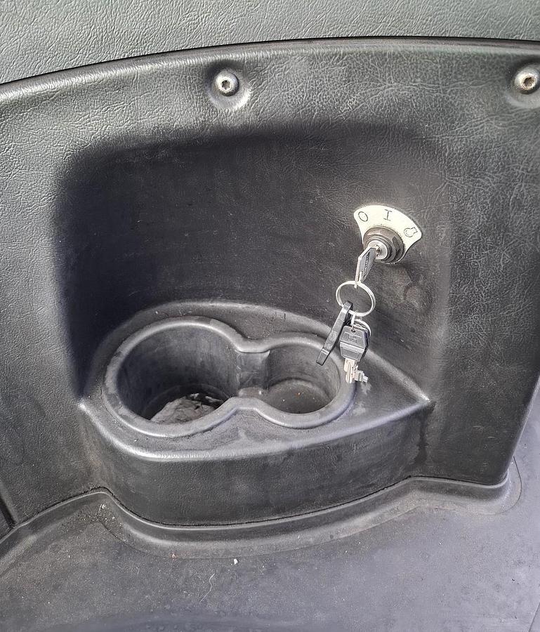 Gebruikt 2017 TERBERG RT283 | TERMINAL TRACTOR 4X4| TURNING CHAIR. | AUTOMATIC GEAR | 20000HOURS| 4 PIECES|LEASING 1610  EURO MND