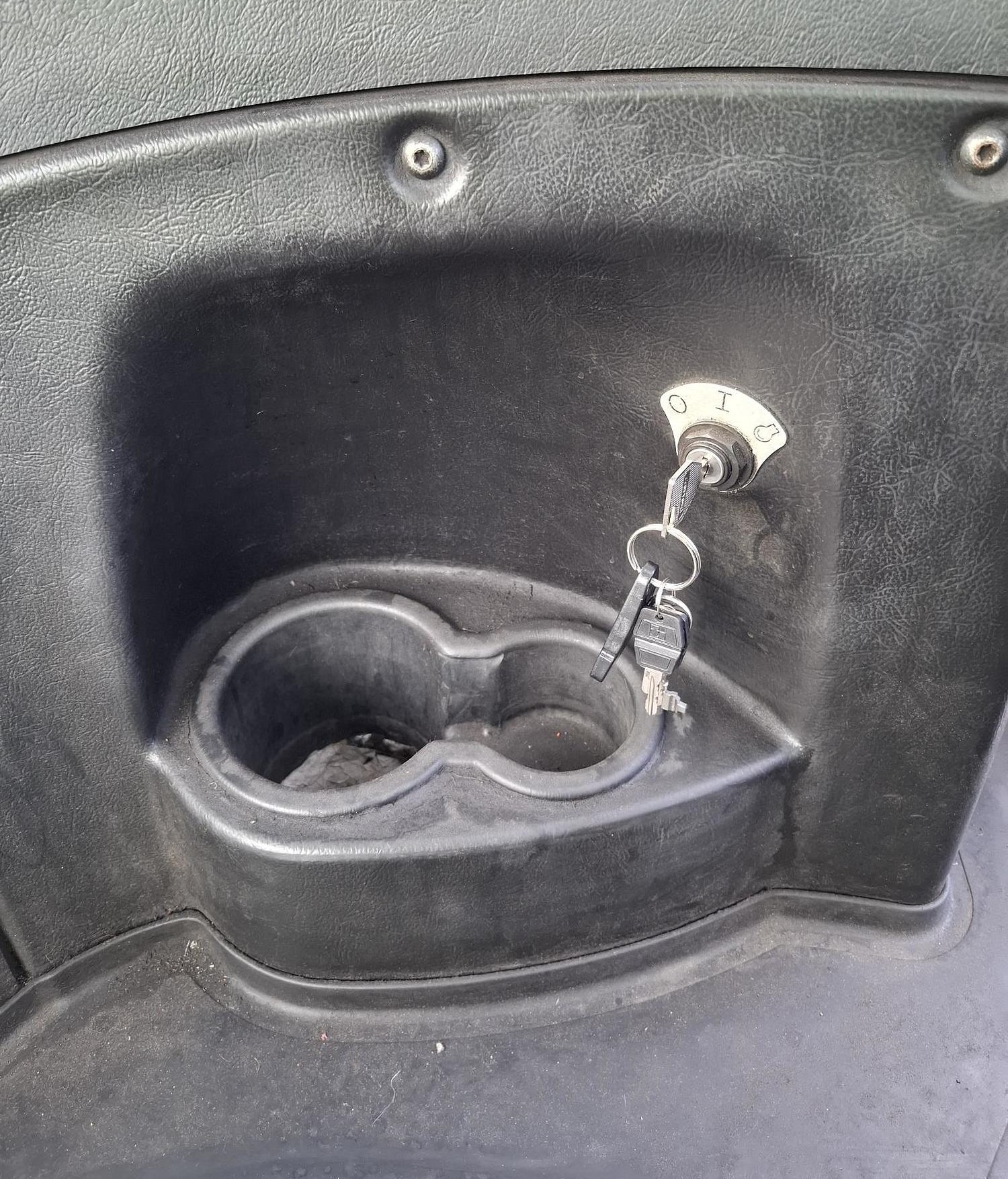 Gebruikt 2017 TERBERG RT283 | TERMINAL TRACTOR 4X4| TURNING CHAIR. | AUTOMATIC GEAR | 20000HOURS| 4 PIECES|LEASING 1610  EURO MND