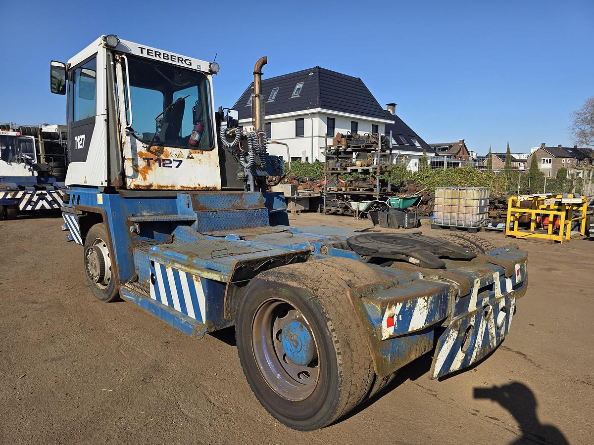 Gebruikt 2010 TERBERG RT 282 | 4X4 |TURNING CHAIR| AUTOMATIC GEAR|24869 HOURS.