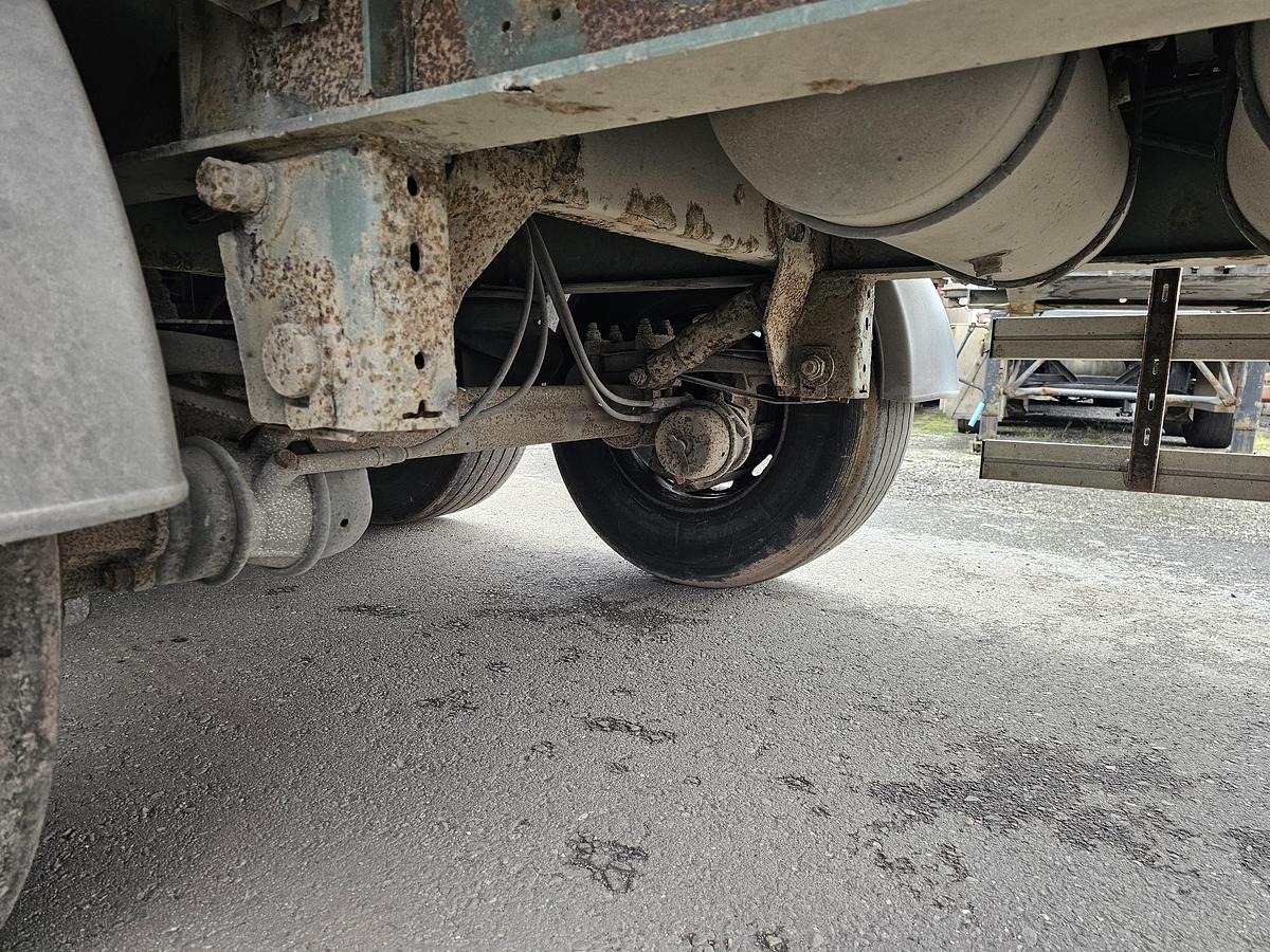 Gebruikt 2004 FREUHAUF T39B 3 AXLE CURTAINSIDE |OPEN ROOF | BPW AXLES.