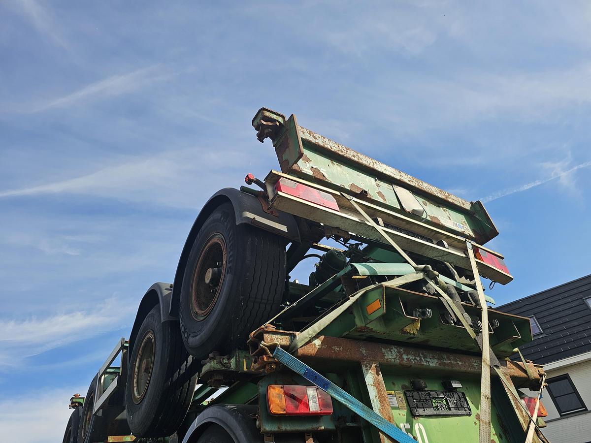 Used 1996 stack of 20 foot chassis groenewegen and Renders Bpw drum Steel suspension. 20 foot