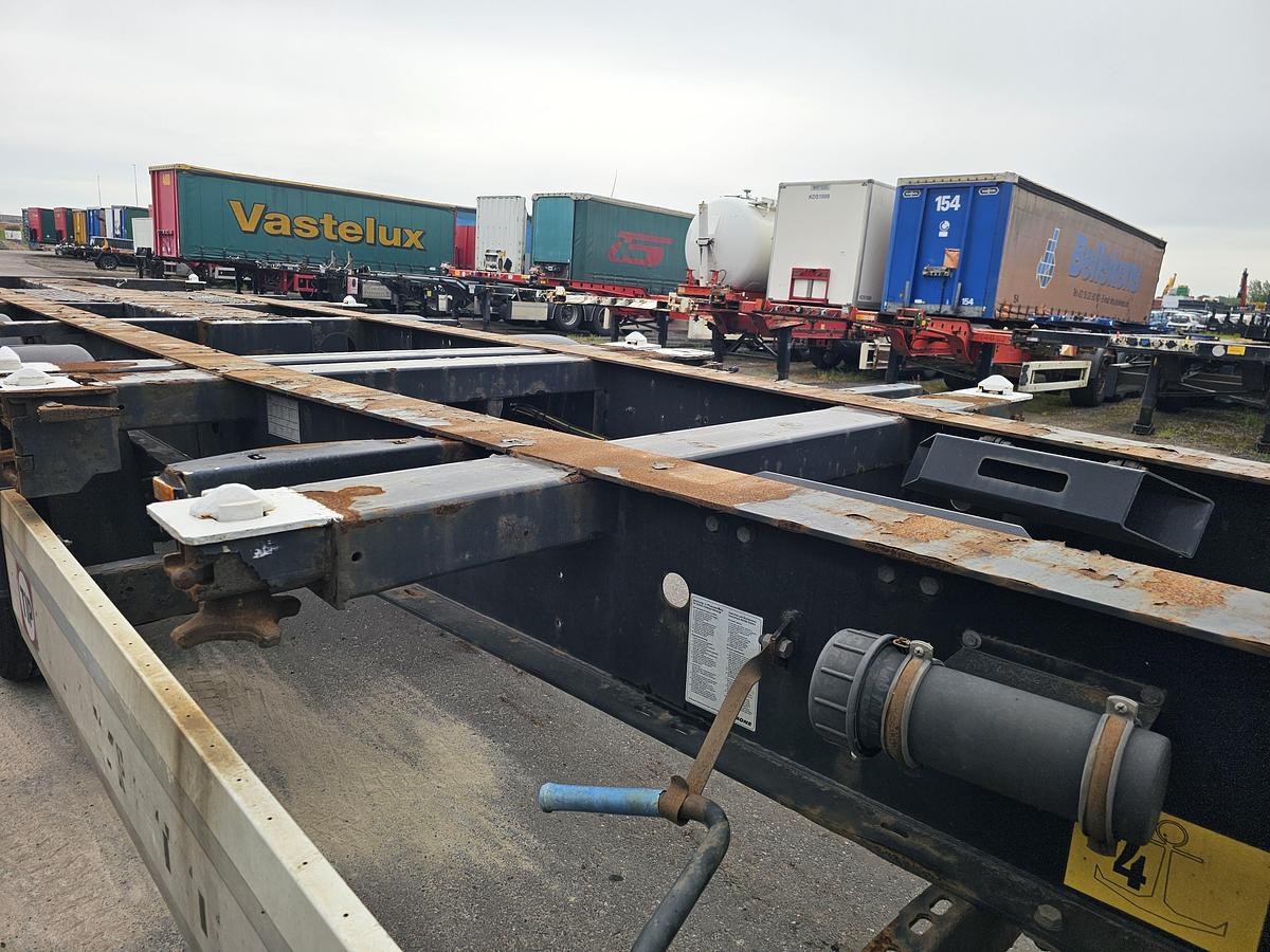 Gebruikt 2015 KRONE SD | 40 FT|2 X 20 FT | BACK SLIDER |HIGHCUBE.| APK /TUV 24-03-2027 |5 PIECES.