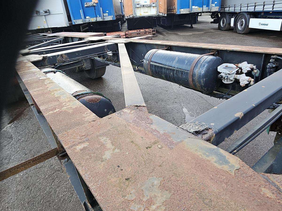 Gebruikt 1995 VAN HOOL 94/3067. flat container chassis all connections./ Bpw drum.